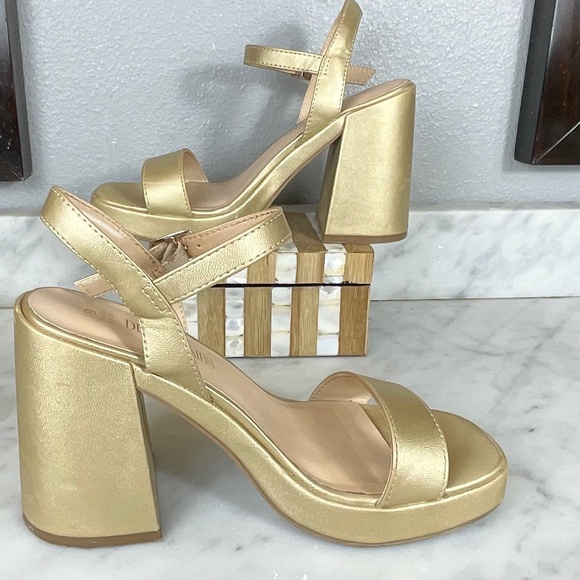 Dream Pairs Platform Chunky Gold Block Heel with Strap Size 6 - Picture 4 of 8